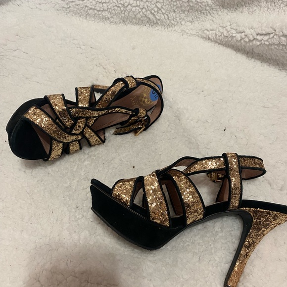 Vince Camuto heels size 6.5 - Picture 4 of 6